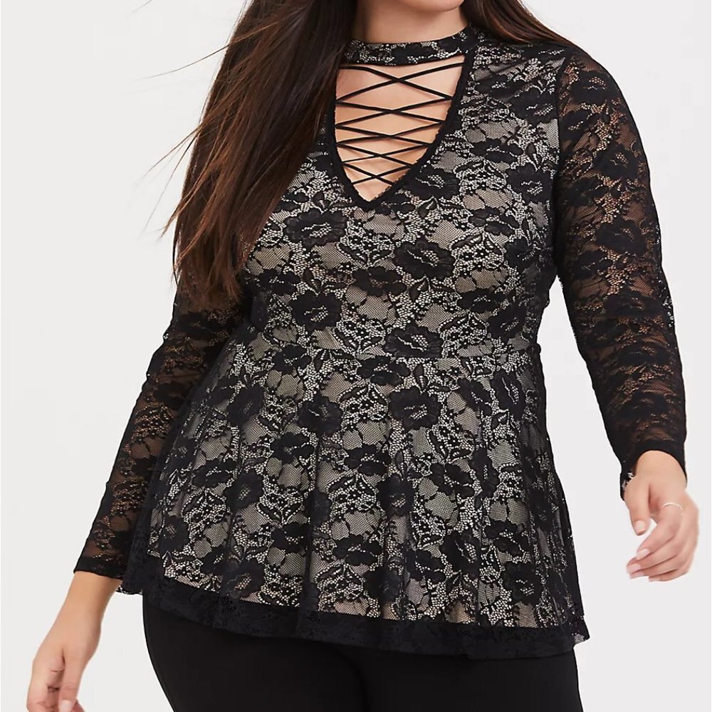 🆕 2X TORRID BLACK LACE LATTICE PEPLUM TOP